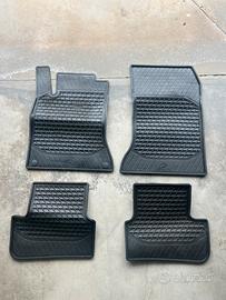 Tappetini originali Mercedes Gla x156