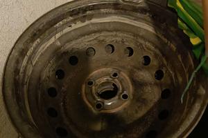  due cerchi ferro da 15 pollici 