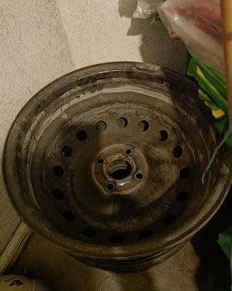  due cerchi ferro da 15 pollici 