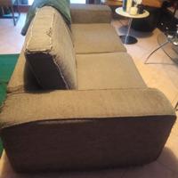 Divano letto matrimoniale.