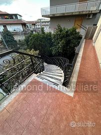 Appartamento piano rialzato ad Aci Catena