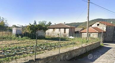Immobile in asta di 419 m² con 5 locali e box auto