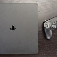 Ps4 slim 2 joystick 500gb+giochi
