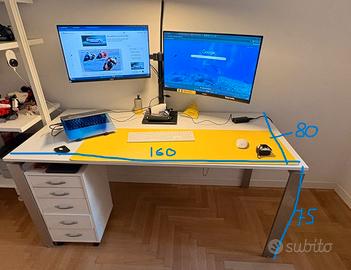 scrivania professionale