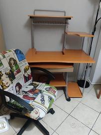 Scrivania e sedia