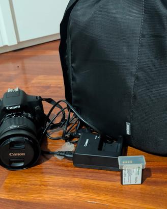 Kit Canon EOS 2000D + 18-55mm IS II+ Accessori