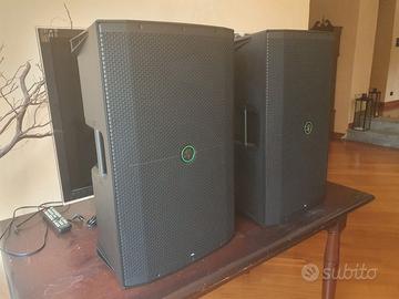 Coppia mackie thump 215