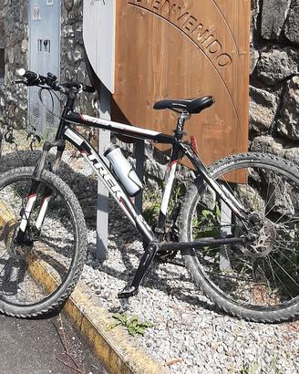 Trek 4 series