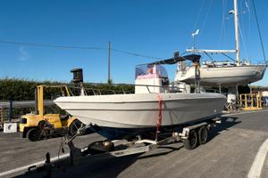 Barca Open 6.90 mt con Honda 90CV 4T e carrello