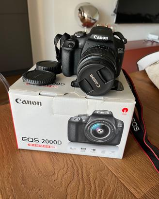 FOTOCAMERA CANON EOS 2000D + Obiettivo EF-S