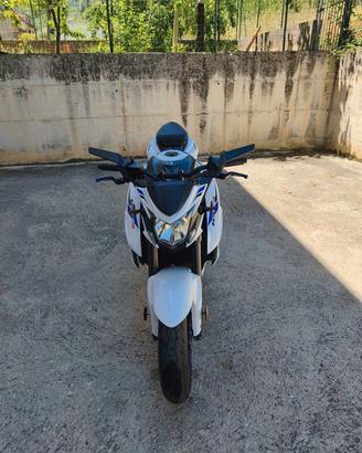 Suzuki GSX S 750