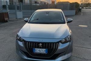 Peugeot 208 con cinghia nuova