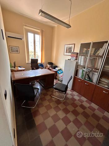 Stanza uso studio vicino al tribunale