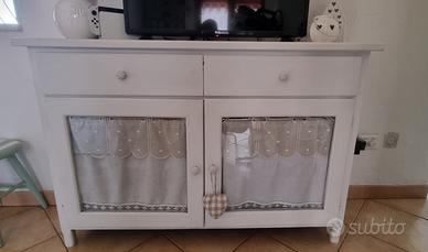 Mobile credenza