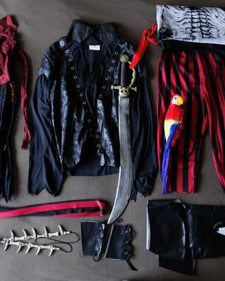 Set costume da pirata per adulti con bandiera