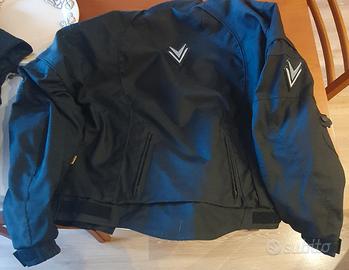 Giacca e pantalone tecnico da moto femminile