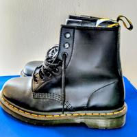 scarpe  Dr. Martens 