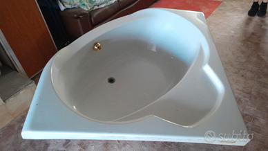Vasca da bagno angolare