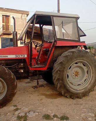 Trattore agricolo gommato