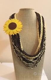 Collana sciarpa in cotone con girasole