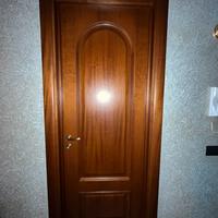 Porte in legno battenti e scorrevoli