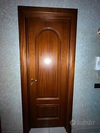 Porte in legno battenti e scorrevoli