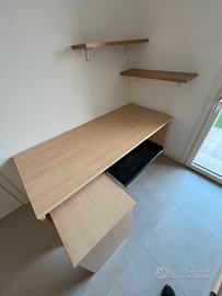 Scrivania in legno