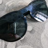 Louis Vuitton Waimea Round (Z1333W)