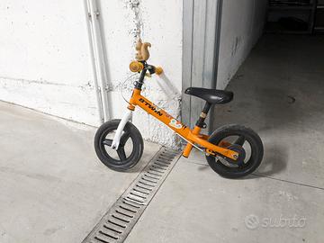 Bicicletta BTwin da bambino/a senza pedali 