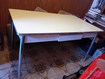 Tavolo formica vintage 