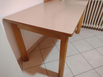 tavolo da cucina con 4 sedie 