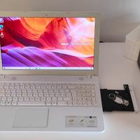 notebook ASUS VivoBook Max (X541N), uso base.
