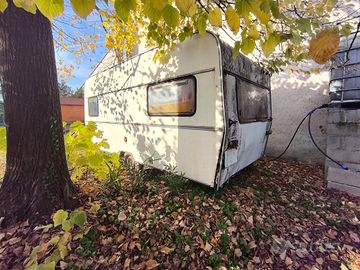RIMORCHIO CAMPER FENDT -- GRATIS (da demolire)