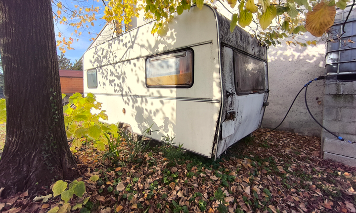RIMORCHIO CAMPER FENDT -- GRATIS (da demolire)