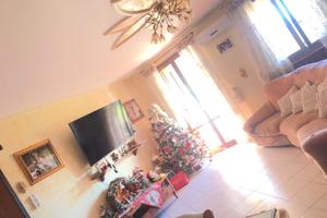 Borgo S Lorenzo pressi 4 vani balconi garage mq 20