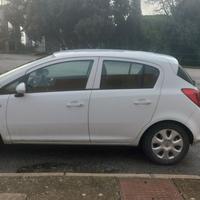 opel corsa autocarro 4 posti