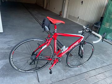 Bici corsa Pinarello in Carbonio