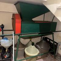 Pigiadiraspatrice elettrica con supporto in metall