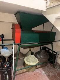 Pigiadiraspatrice elettrica con supporto in metall