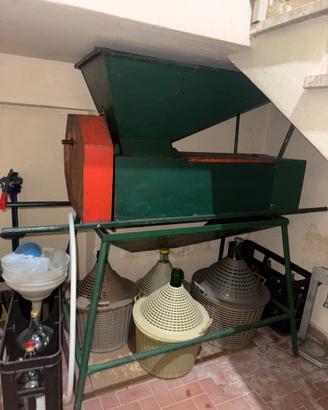 Pigiadiraspatrice elettrica con supporto in metall