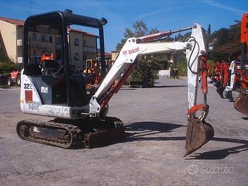 Miniescavatore usato BOBCAT 322