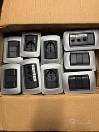 Set 9 scatole elettriche BTicino Living originale,