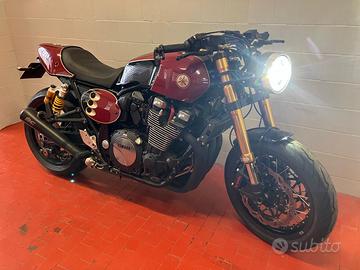 YAMAHA XJR1300 caferacer !!!!