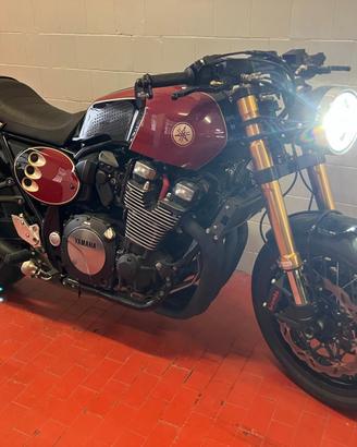 YAMAHA XJR1300 caferacer !!!!