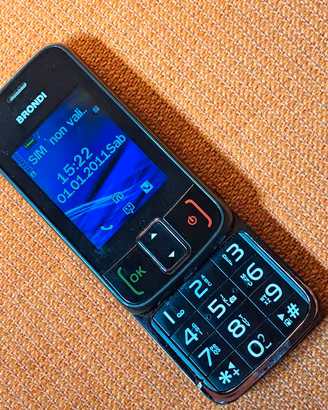 Cellulare tasti grandi Brondi Big Slide