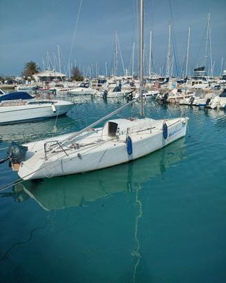 Barca a vela Blusail 24
