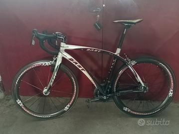 bici da corsa in carbonio leggerissima solo 7,5
