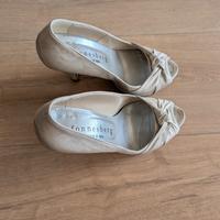 scarpe beige con tacco 