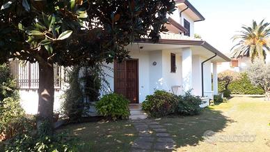 Last minute settembre villa Sabaudia mare