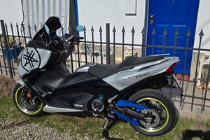 Yamaha tmax 530
